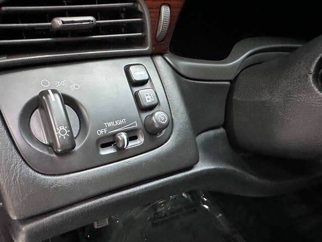 2001 Cadillac DeVille DHS