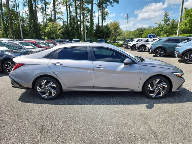 2025 Hyundai Elantra Limited