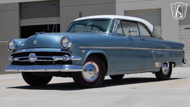 1954 Ford Crestline
