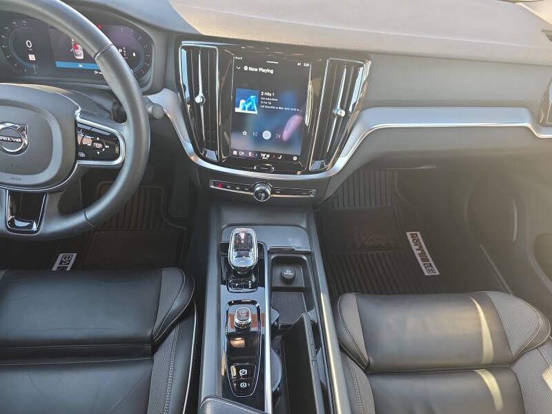 2024 Volvo S60 B5 Plus Black Edition