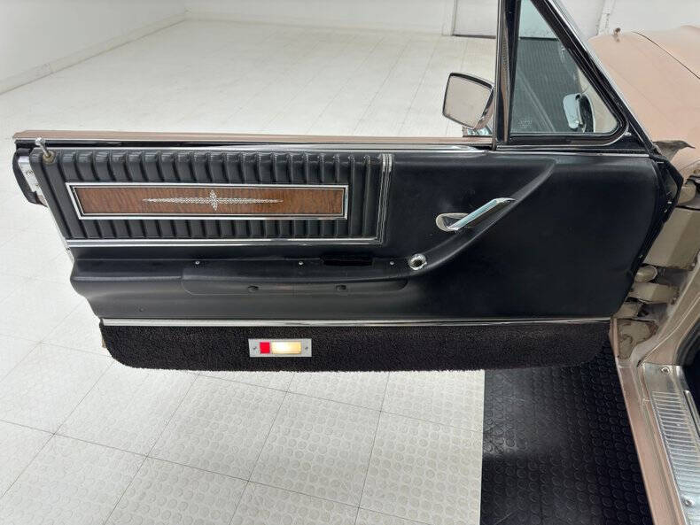 1966 Ford Thunderbird