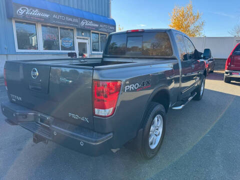 2012 Nissan Titan SV
