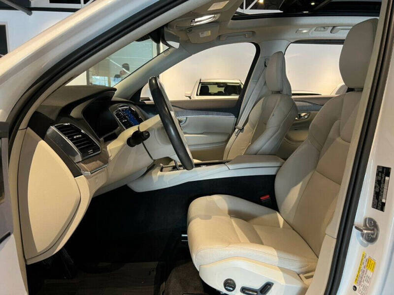 2023 Volvo XC90 B6 Plus Bright Theme 6P
