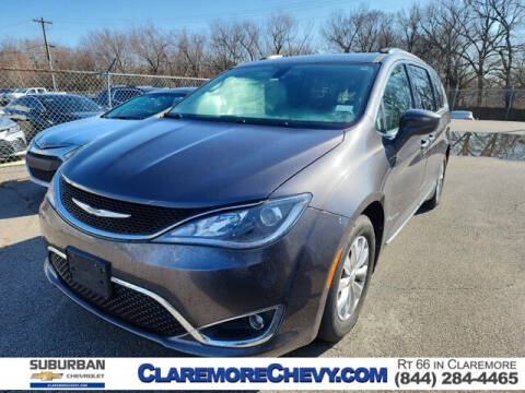 2017 Chrysler Pacifica for sale at CHEVROLET SUBURBANO in Claremore OK