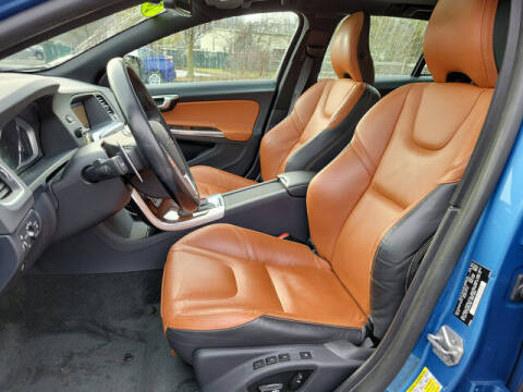 2015 Volvo V60 T5 Drive-E Platinum