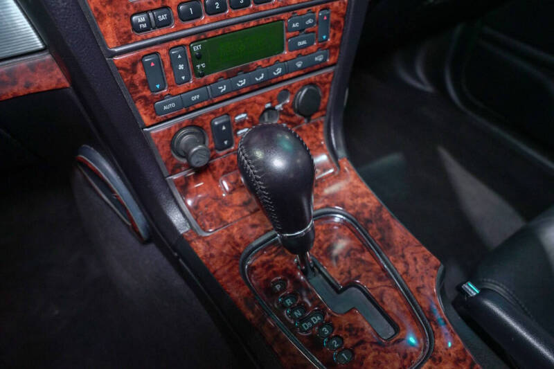 2004 Ford Thunderbird Deluxe