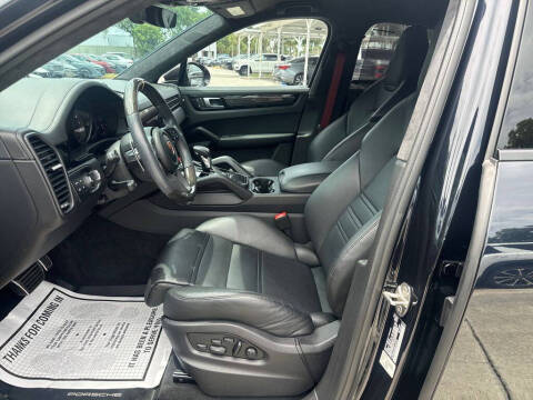 2022 Porsche Cayenne Turbo GT