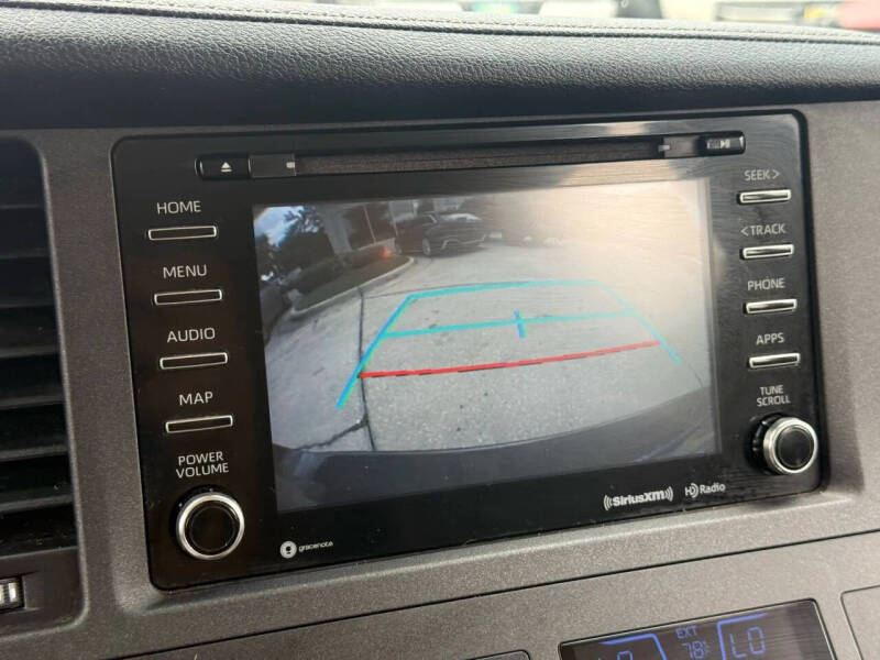 2019 Toyota Sienna SE Premium 8-Passenger