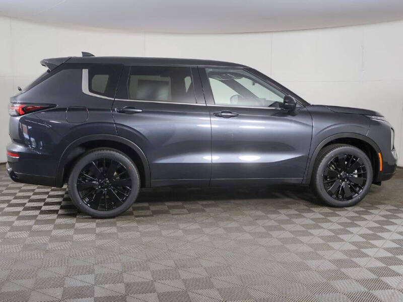 2026 Mitsubishi Outlander LE