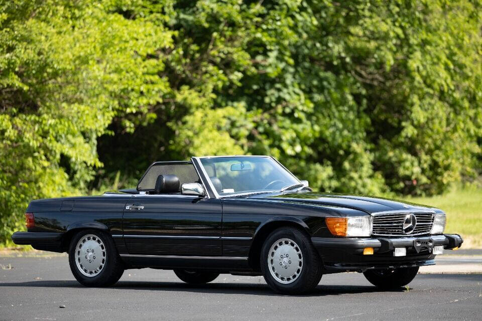 1988 Mercedes-Benz 560-Class for sale at Autowerks in Cary, IL