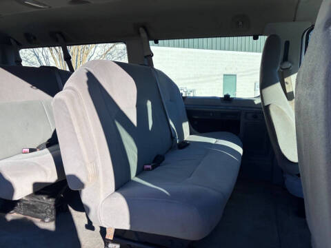 2012 Ford E-Series E-350 SD XLT