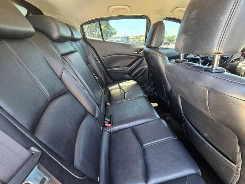 2018 Mazda MAZDA3 Touring