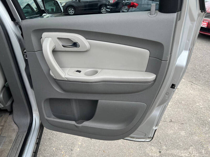 2011 Chevrolet Traverse LT