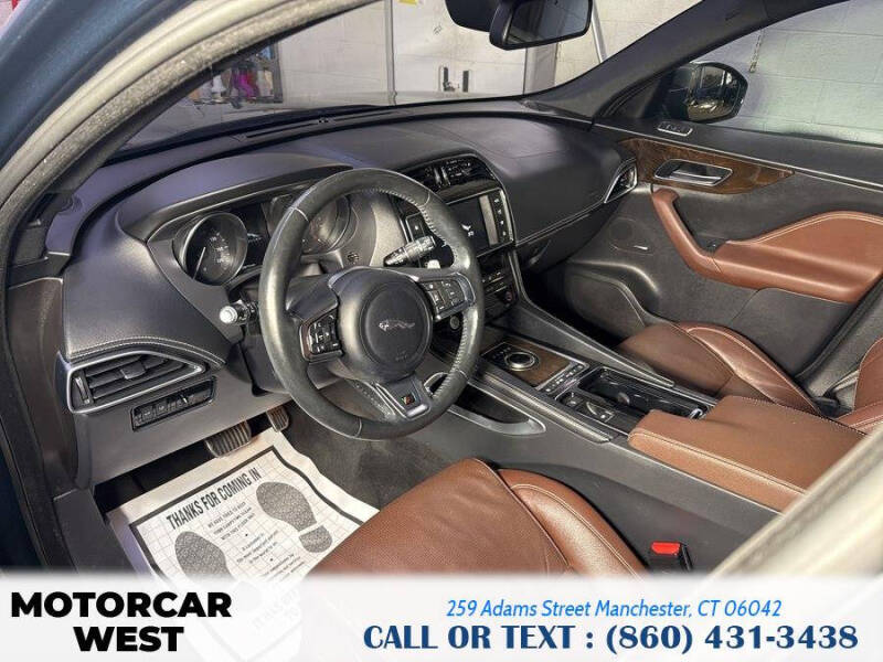 2018 Jaguar F-PACE S