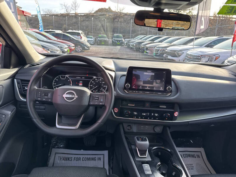 2025 Nissan Rogue SV