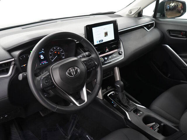 2025 Toyota Corolla Cross LE