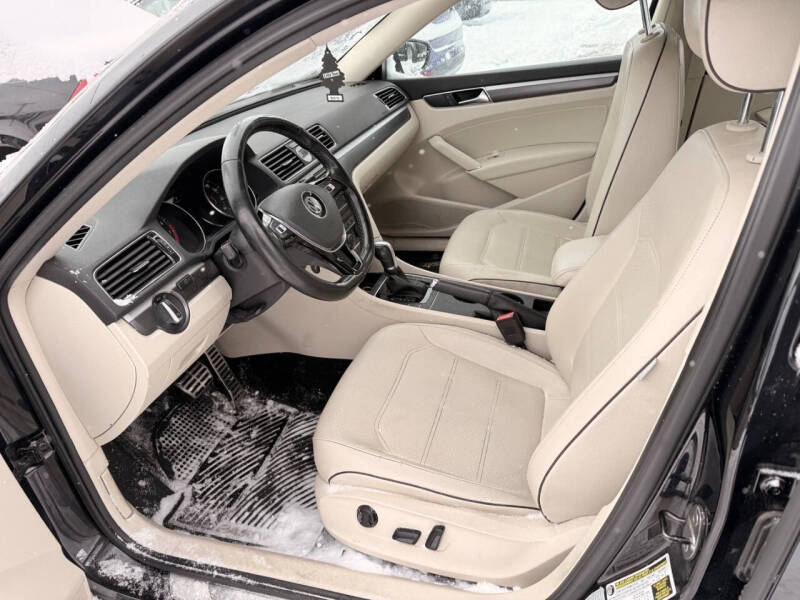 2017 Volkswagen Passat 1.8T R-Line