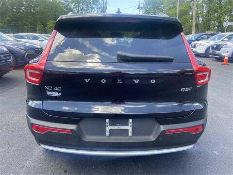 2025 Volvo XC40 B5 Core Bright Theme