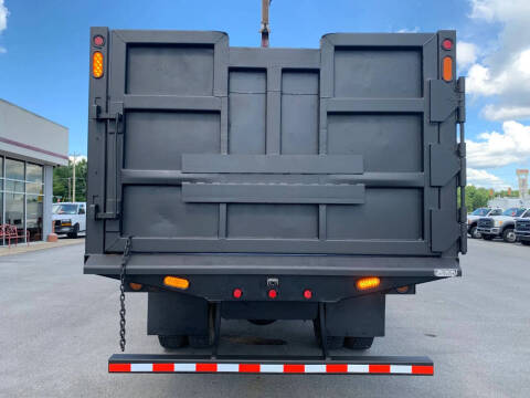2015 Freightliner M2 106