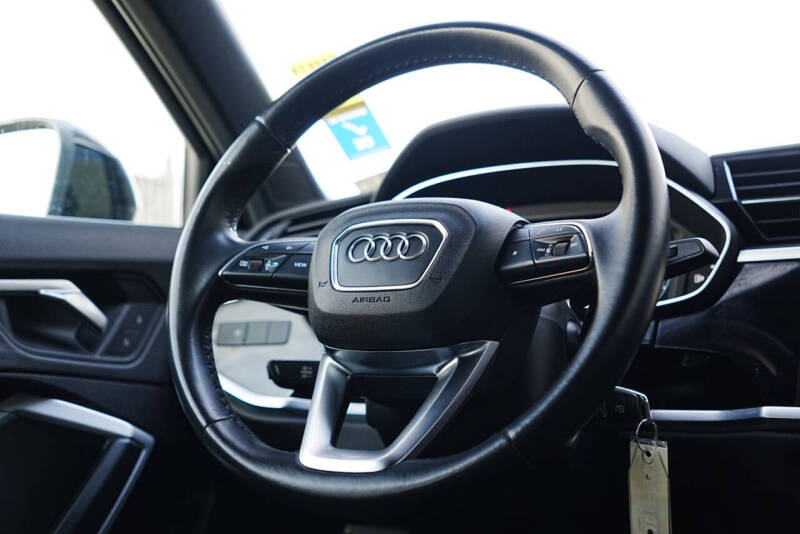 2022 Audi Q3 quattro S line Premium 45 TFSI