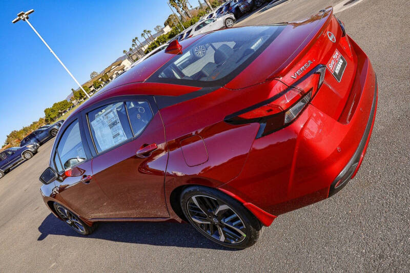 2025 Nissan Versa SR