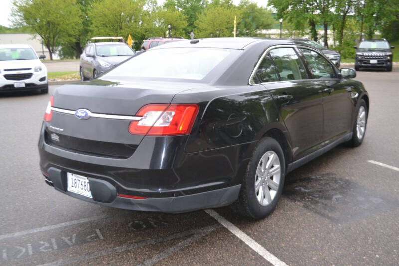 2011 Ford Taurus SE