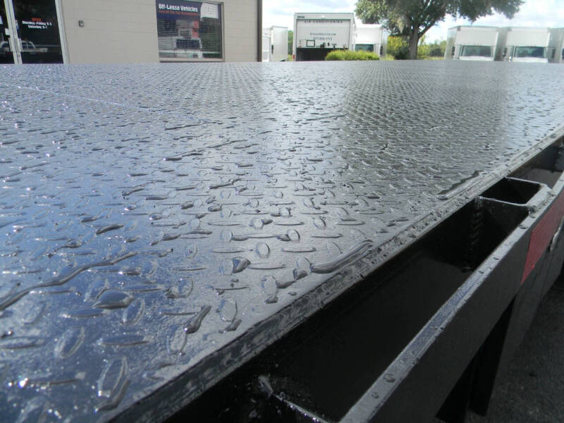 2017 Freightliner M2 106