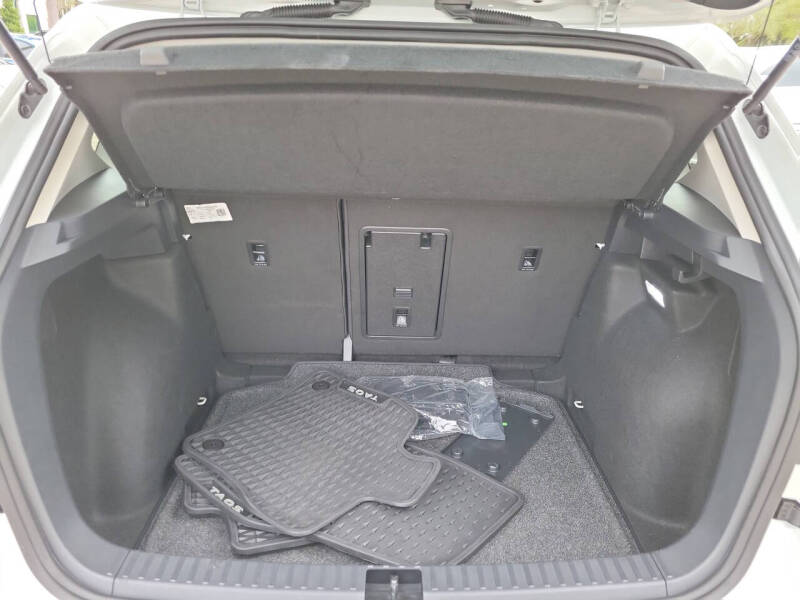 2025 Volkswagen Taos SE