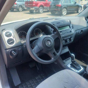 2012 Volkswagen Tiguan LE