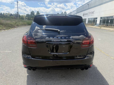 2013 Porsche Cayenne GTS
