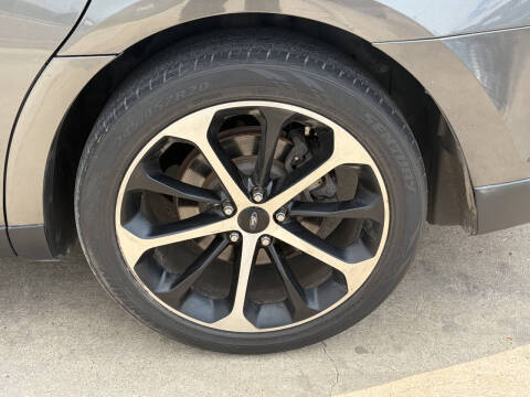 2015 Ford Taurus SEL