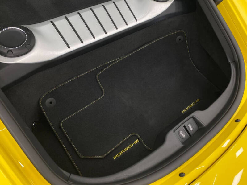 2016 Porsche Cayman GT4