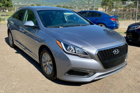 2016 Hyundai Sonata Hybrid for sale at The Car-Mart in Bountiful UT