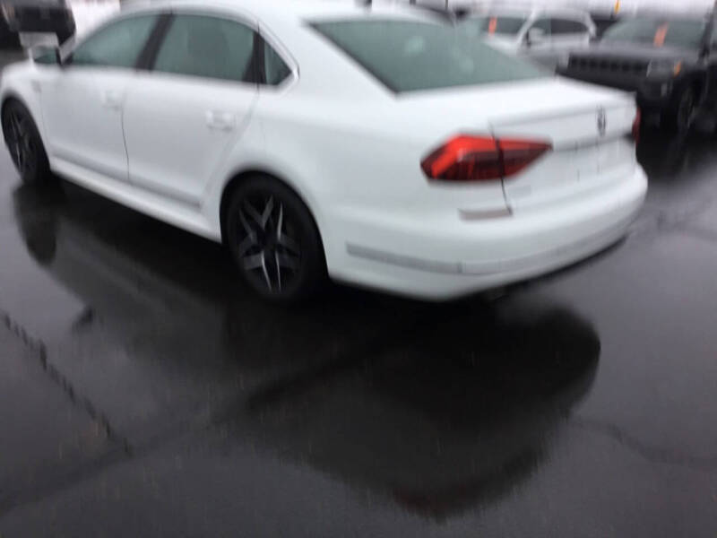 2017 Volkswagen Passat 1.8T R-Line