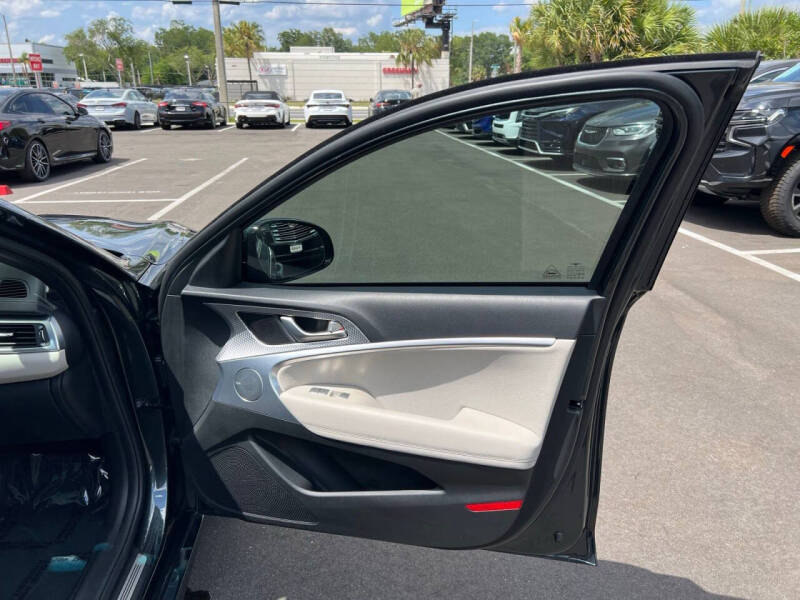 2023 Genesis G70