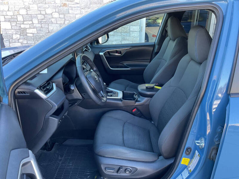 2022 Toyota RAV4 Hybrid SE