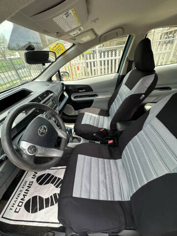 2013 Toyota Prius c