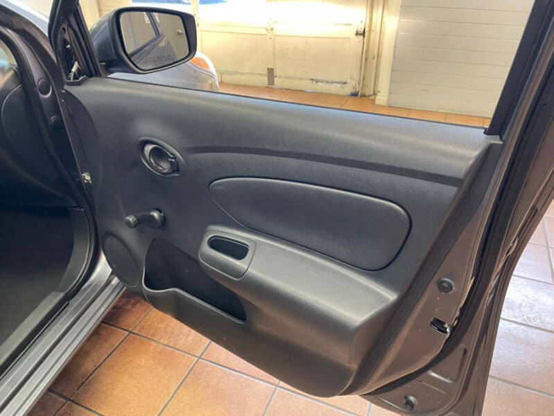 2016 Nissan Versa 1.6 S Plus