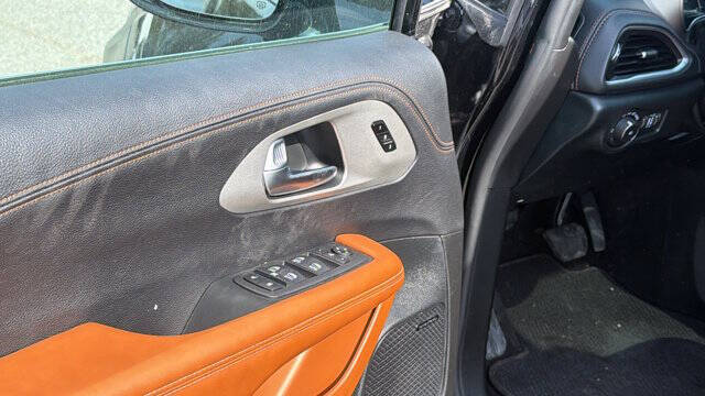 2025 Chrysler Pacifica Plug-In Hybrid Pinnacle