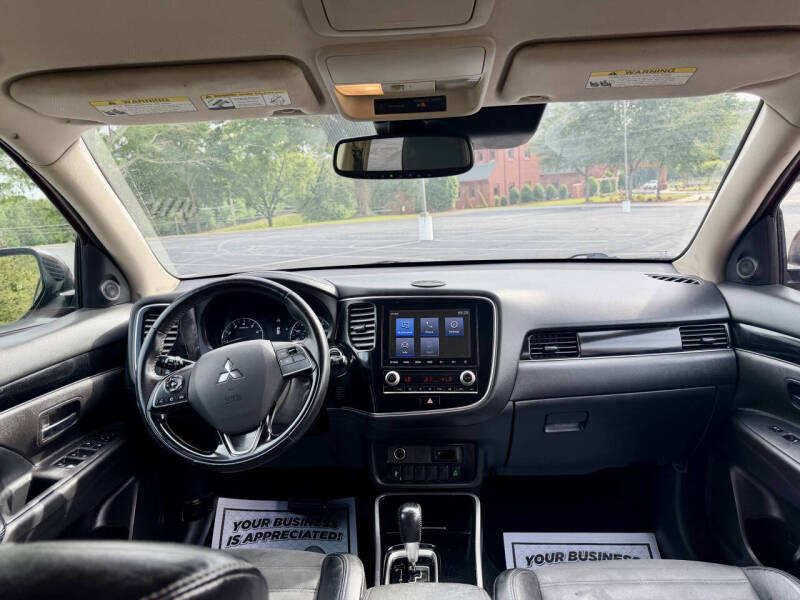 2020 Mitsubishi Outlander LE