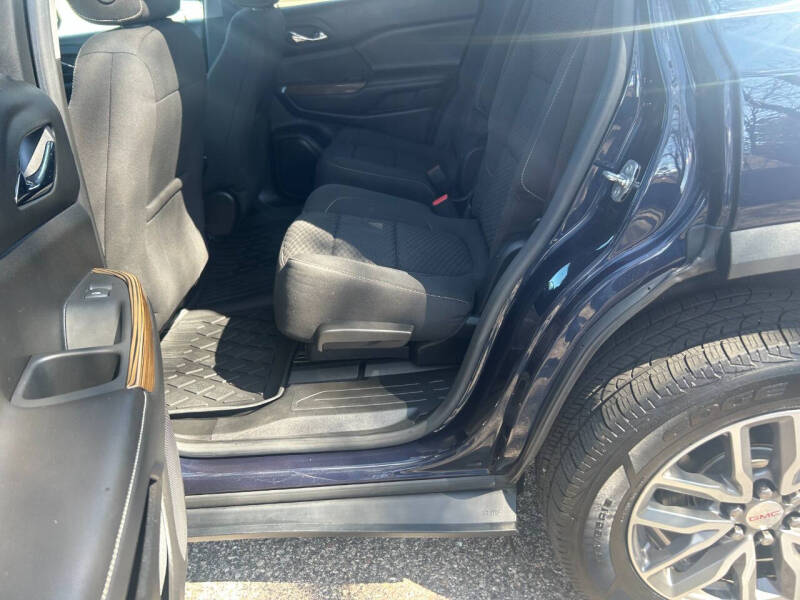 2017 GMC Acadia SLE-2