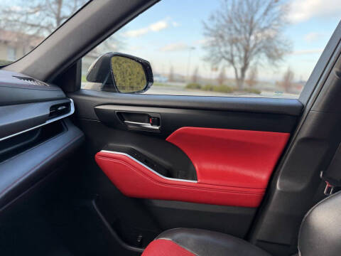 2022 Toyota Highlander XSE