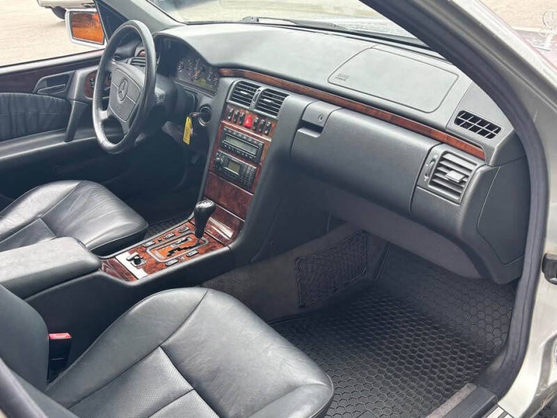 1999 Mercedes-Benz E-Class E 320