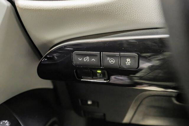 2020 Toyota Prius LE