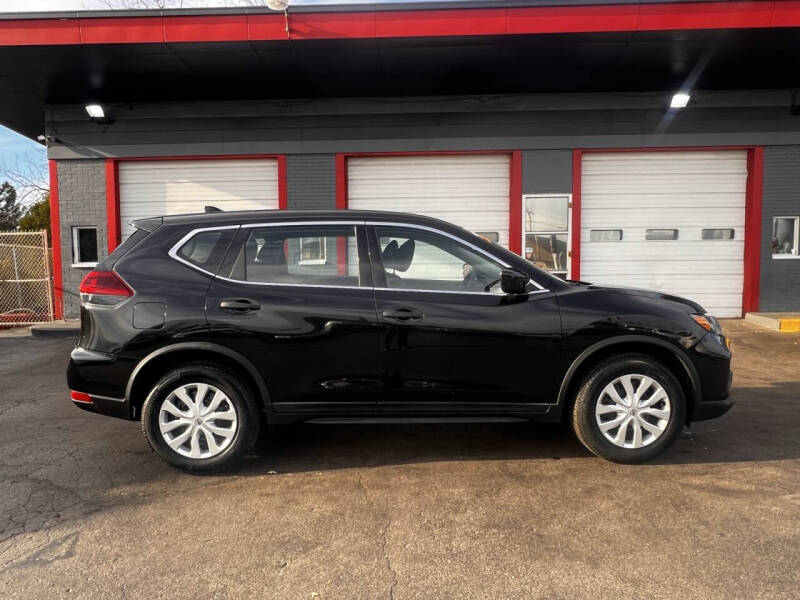 Nissan Rogue's photo