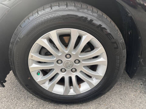 2013 Toyota Sienna XLE 7-Passenger Auto Access Seat