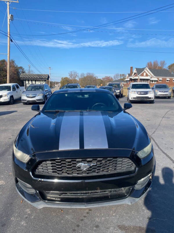 2015 Ford Mustang null photo 3