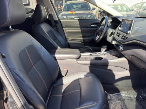 2022 Nissan Altima 2.5 SR