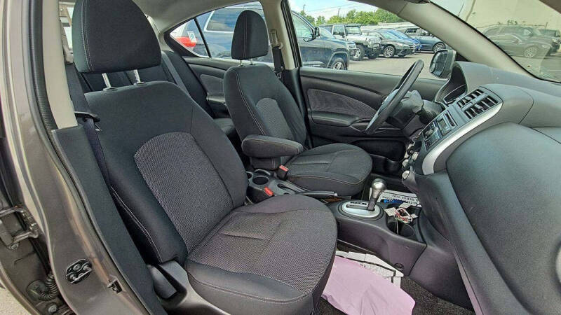 2014 Nissan Versa 1.6 SV