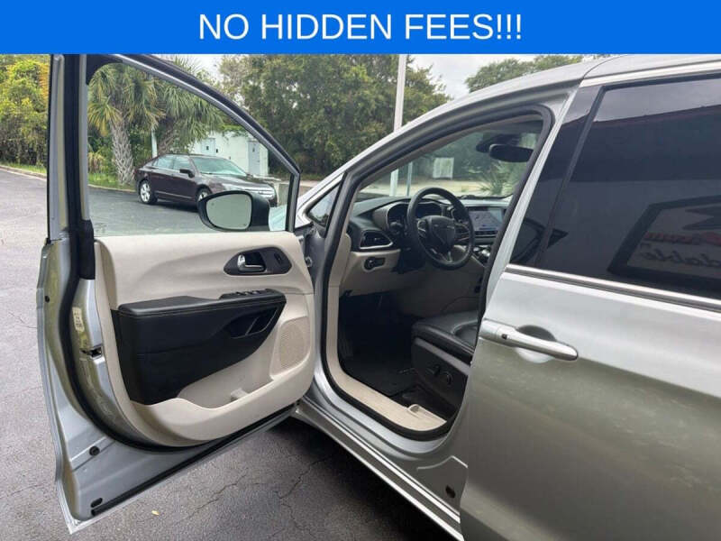 2023 Chrysler Pacifica Touring L